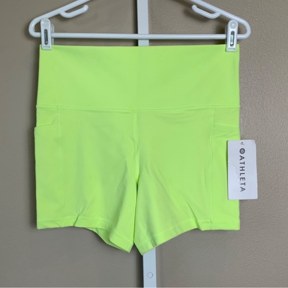 ATHLETA Salutation stash pocket II 5” short NWT neon Aloe - Picture 4 of 12